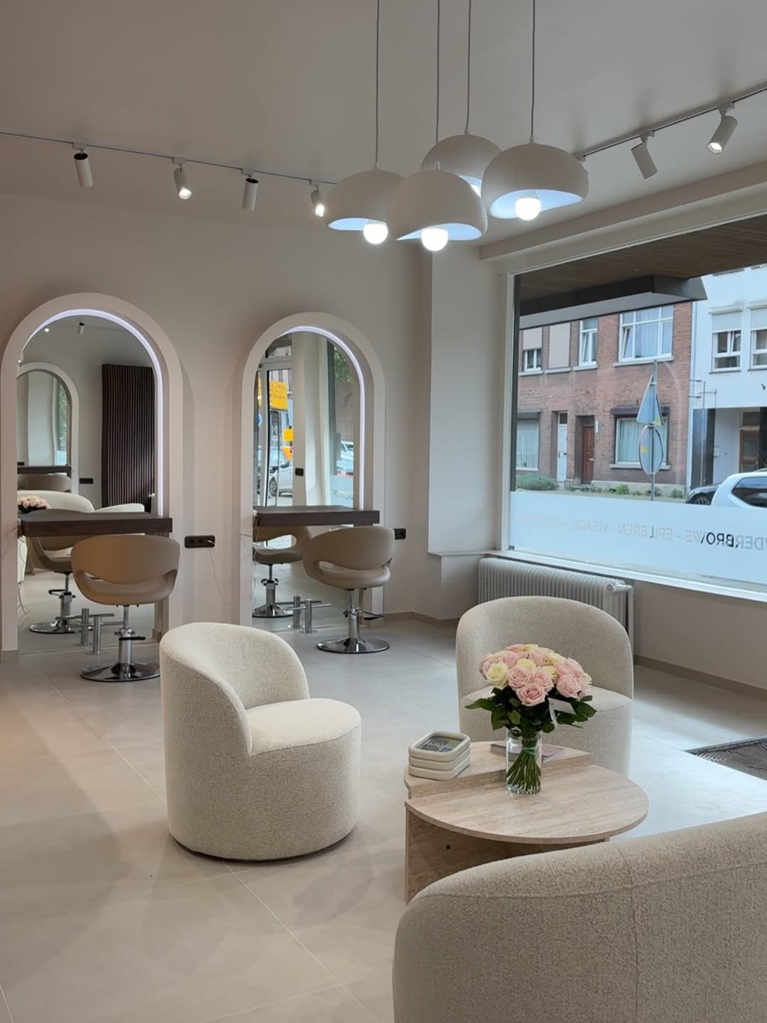 Salon wachtruimte met bogen